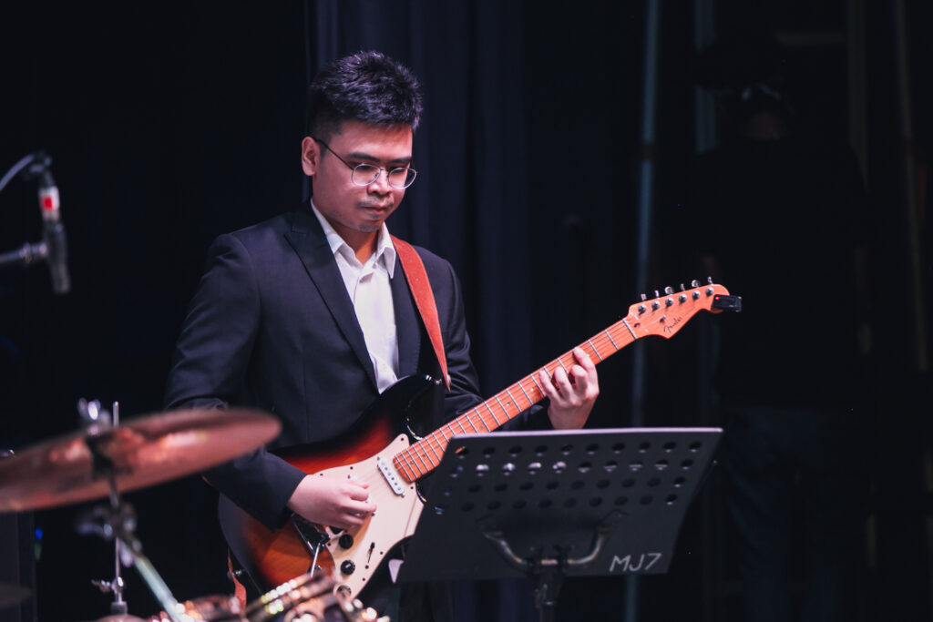 Piano vocal guitar drums violin keyboard viola flute trumpet saxophone class lesson Mont Kiara Kuala Lumpur